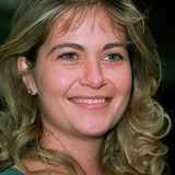 Fleur Bennett — Mavis Moulterd