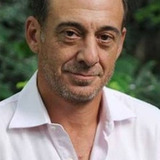 Alejandro Awada — Alfredo Uribe