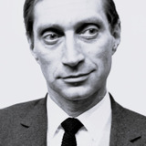 Vladek Sheybal — Captain Ferriera