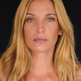 Inês Castel-Branco — Júlia Bello