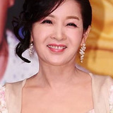 Lee Hyo-choon — Sanghyeok’s mother