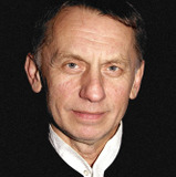 Krzysztof Tyniec — dr Rudolf Wstrząs