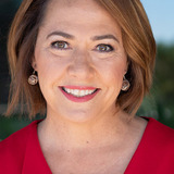 Lisa Millar — Narrator (voice)