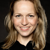 Julia Hummer — Gabriele Kröcher-Tiedemann („Nada“)