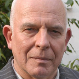 John Shrapnel — Commander Alan MacIntyre