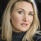 Sissela Benn — Roxanne Wiklund