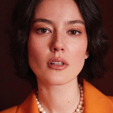 Пелин Акил — İsabel