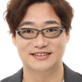 Нобуаки Канэмицу — Mr. Kobayashi (voice)