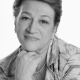Vicky Hernández — Doña Enelia de Escobar