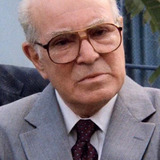 Stephen Elliott — Benjamin Lassiter