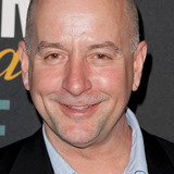 Хулио Оскар Мечосо — Officer Richie Fernandez