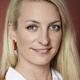 Anna Polívková — Alice Veselá