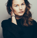 Iben Akerlie — Amelia Woll