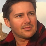 Евгений Иванов — официант