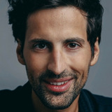 Eduardo Breda — Agente Simões