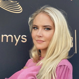 Tiana Pongs — Model