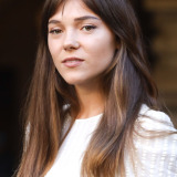 Синнёве Карлсен — Holly McStay