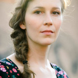 Katharina Hauter — Claudia