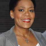 Yvette Freeman — Evelyn Smalley