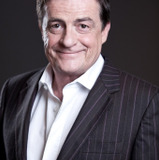 Johnny Kraaijkamp Jr. — Dolf (voice)