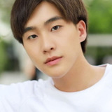 แบงค์ ธีวรา ปัญญะธารา — Kao