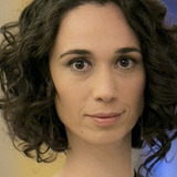 Thiare Maia — Claudia