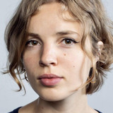 Alix Henzelin — Julia