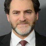 Michael Stuhlbarg — Richard Sackler