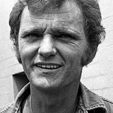 Jerry Reed — Det. Trace Mayne