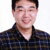 小谷津央典 — Grant McKain (voice)