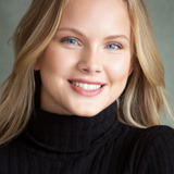 Jenna Warren — Sunny Starscout (voice)