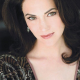 Джоэнна Гоуинг — Victoria Winters / Josette du Pres