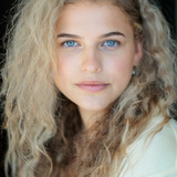 Клер Хьюз — Lisa Miles