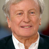 Claude Rich — Le cardinal Deuze