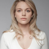 Vanessa Aleksander — Marta (25)