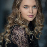 Карла Вудкок — Helen
