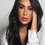 لبنى عبدالعزيز