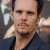 Kevin Dillon — Johnny "Drama" Chase
