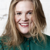 Stefanie Reinsperger — Polizistin Gerti
