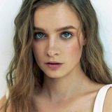 Анна Завтур — Лена