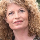 Denise Virieux — Officer Renee Daumier