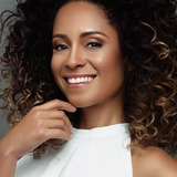 Cinnara Leal — Nicole Marins