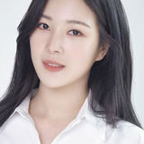 Ли Пхиль На — Lee Gyung-suk (Hwain family's maid)