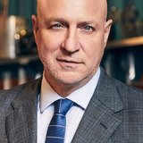 Tom Colicchio — Self - Head Judge