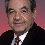 Tom Bosley — Howard Cunningham
