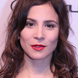 Aylin Tezel — Alexandra Enders