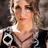 Madeleine Kennedy — Evelyn Reeves