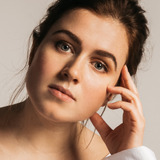 Amy Deasismont — Louise