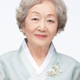 Ким Ён Ок — Ji Woo's grandmother