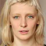 Lucie Debay — Isabelle de Caumont
